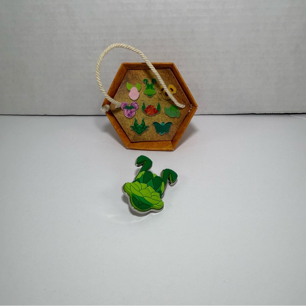 2023 Disney Parks Potted Plants Mystery Pin Set ( Pluto only ) Plant LF3